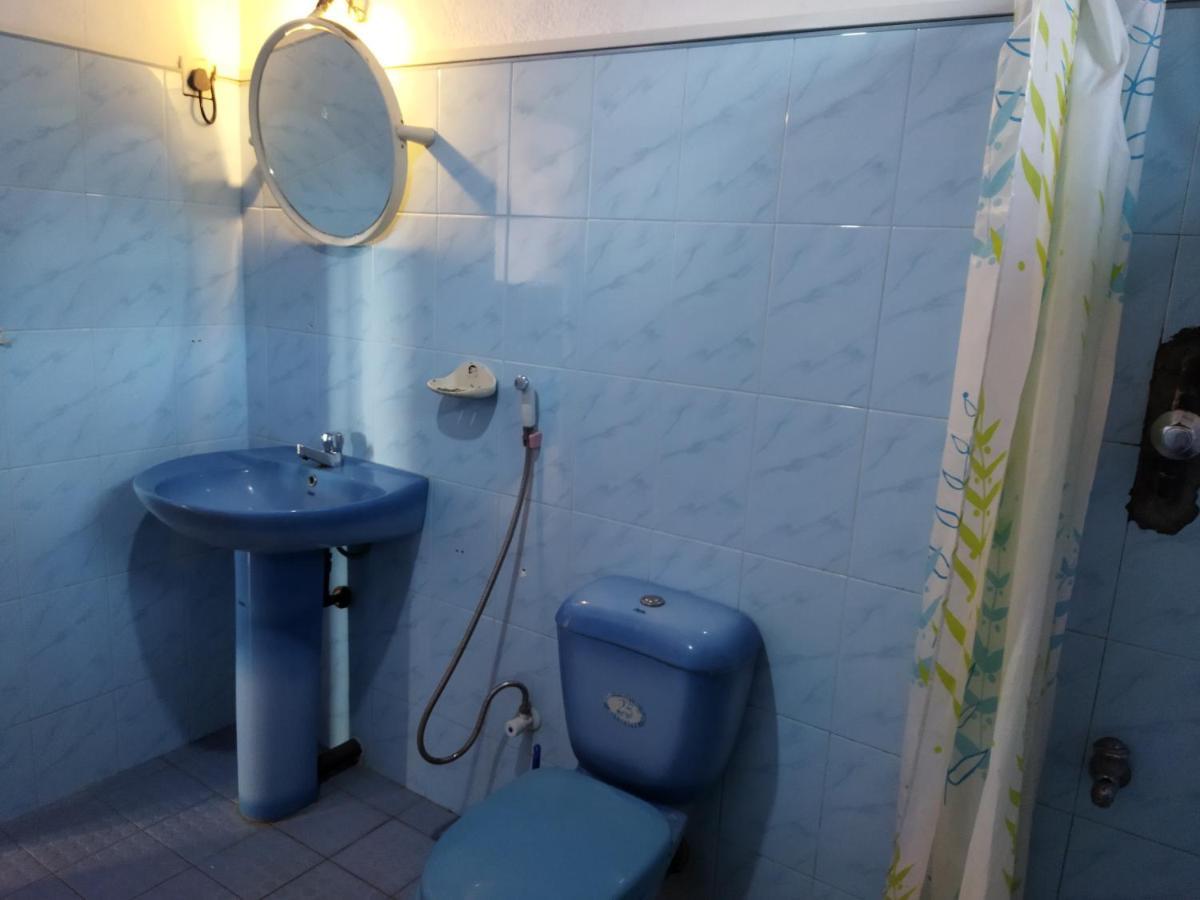 Sunchaser Beach Hotel Тангале Екстериор снимка