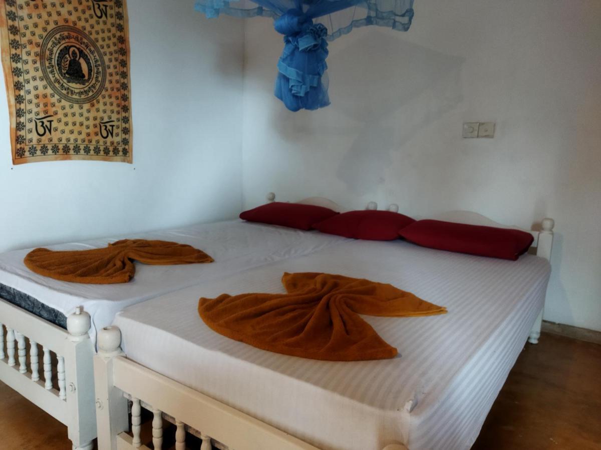 Sunchaser Beach Hotel Тангале Екстериор снимка
