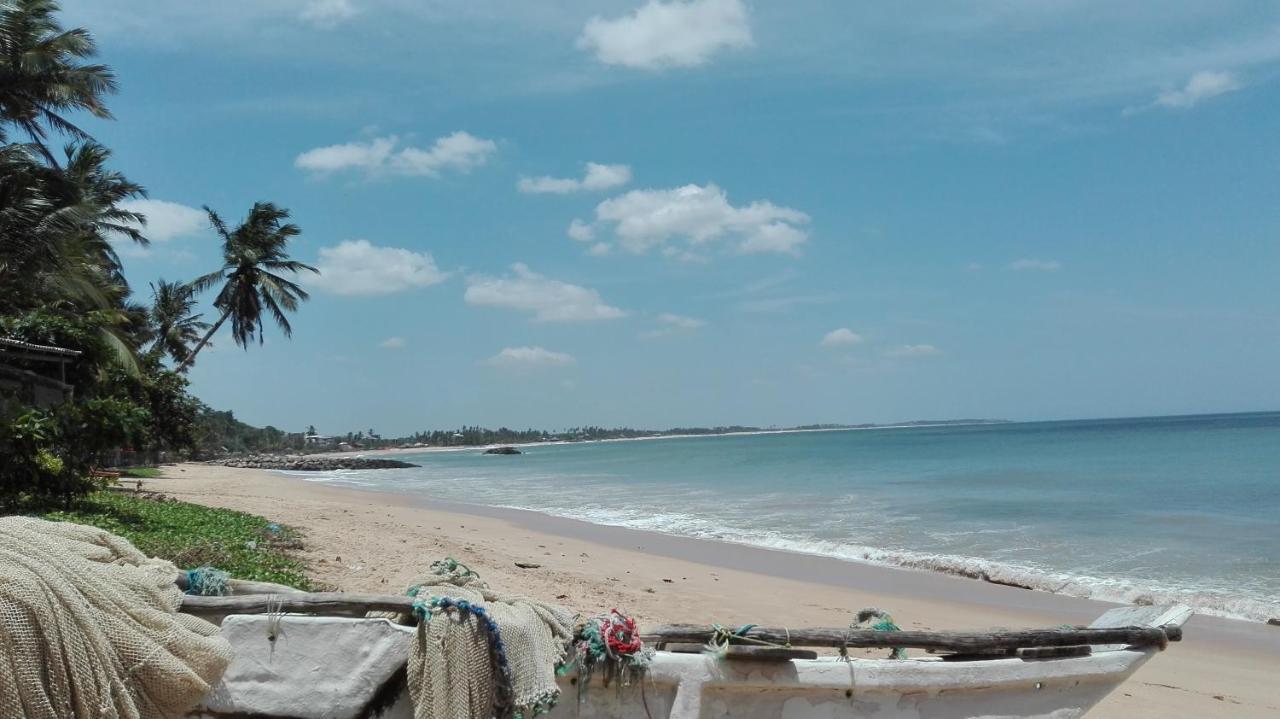 Sunchaser Beach Hotel Тангале Екстериор снимка