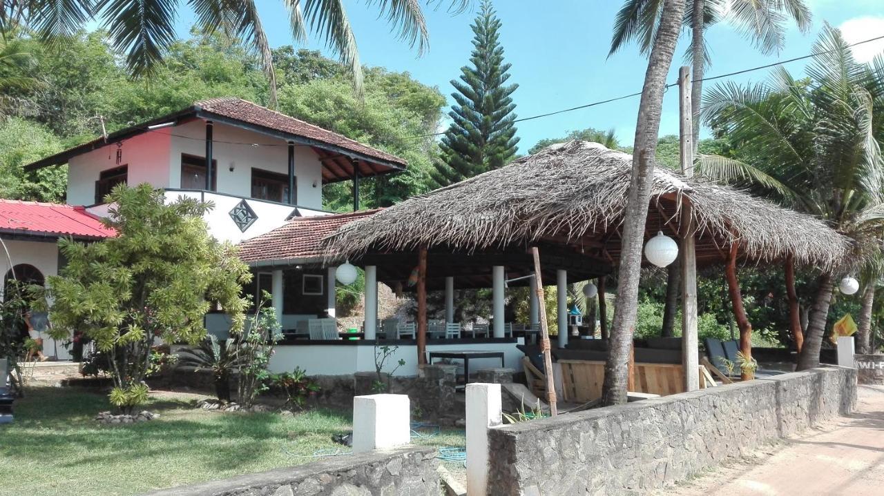 Sunchaser Beach Hotel Тангале Екстериор снимка