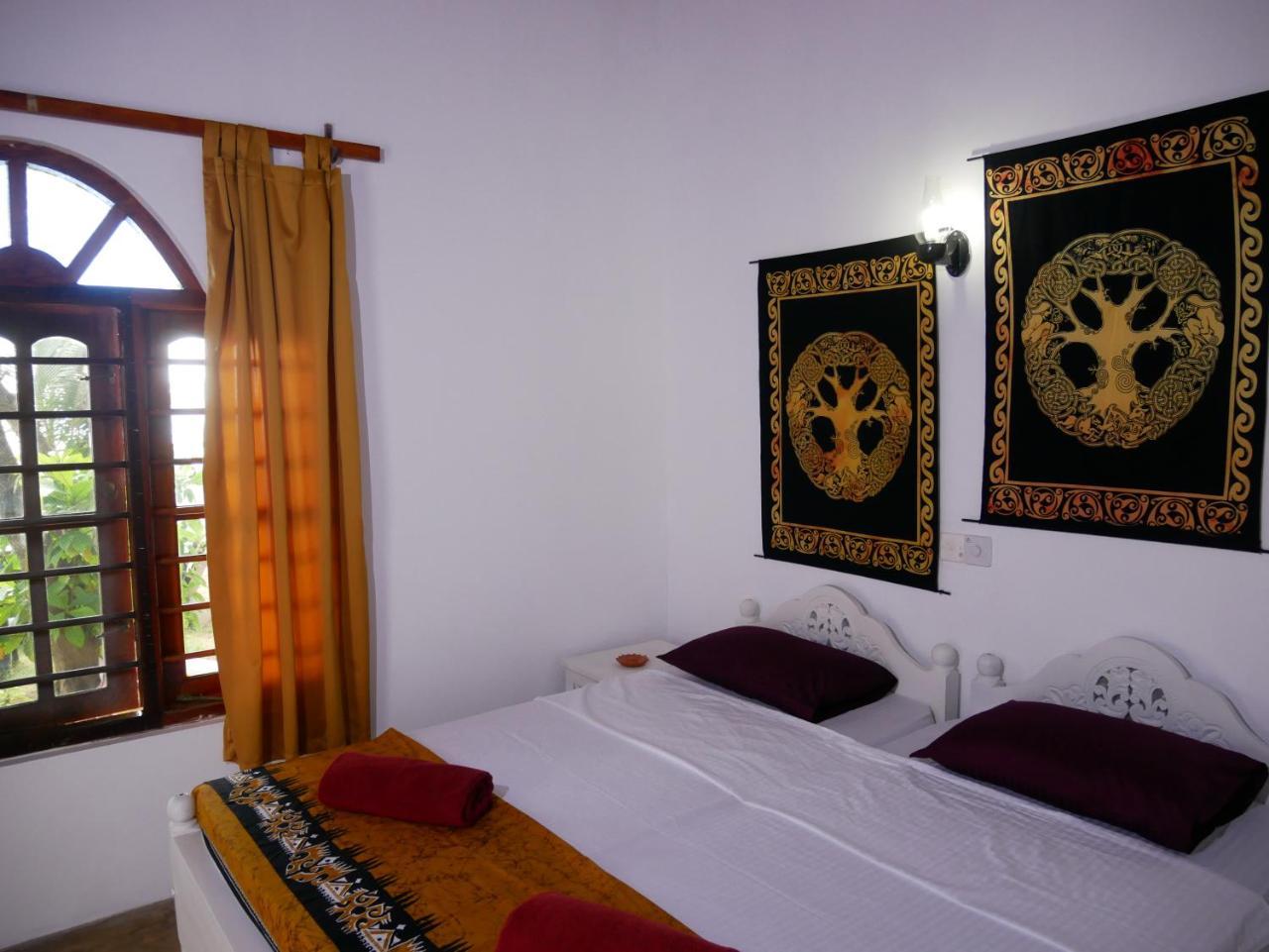 Sunchaser Beach Hotel Тангале Екстериор снимка
