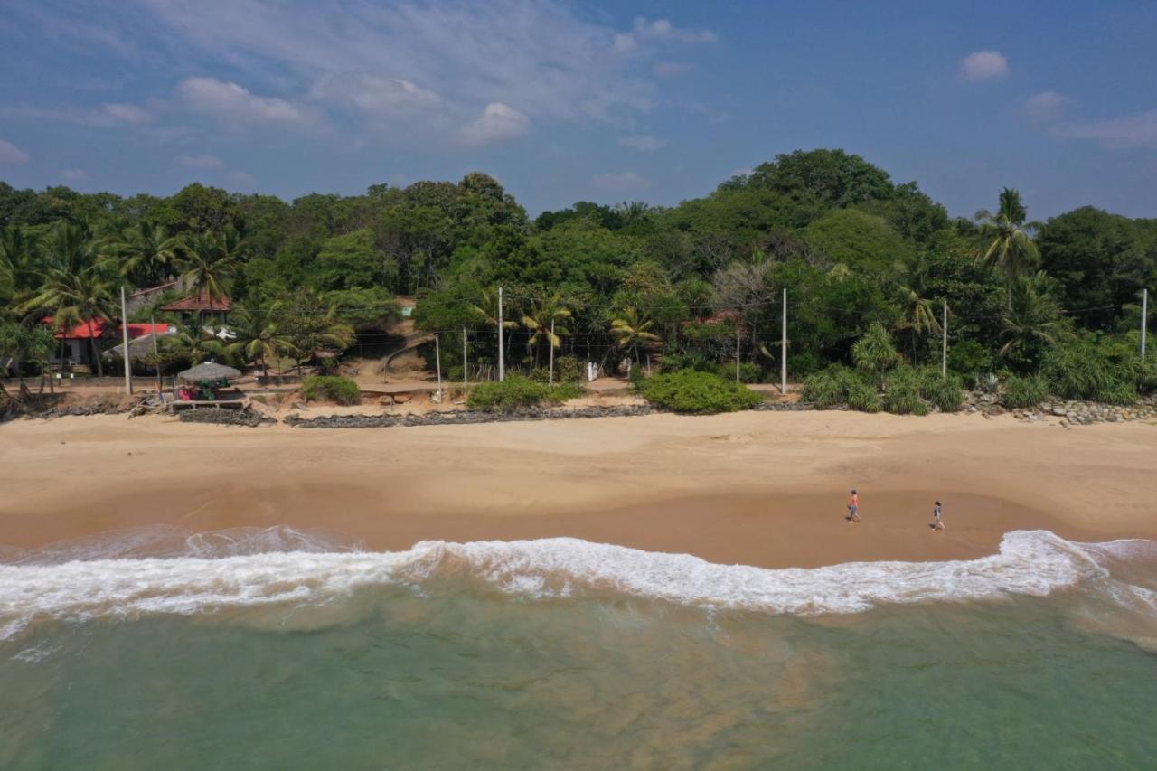 Sunchaser Beach Hotel Тангале Екстериор снимка